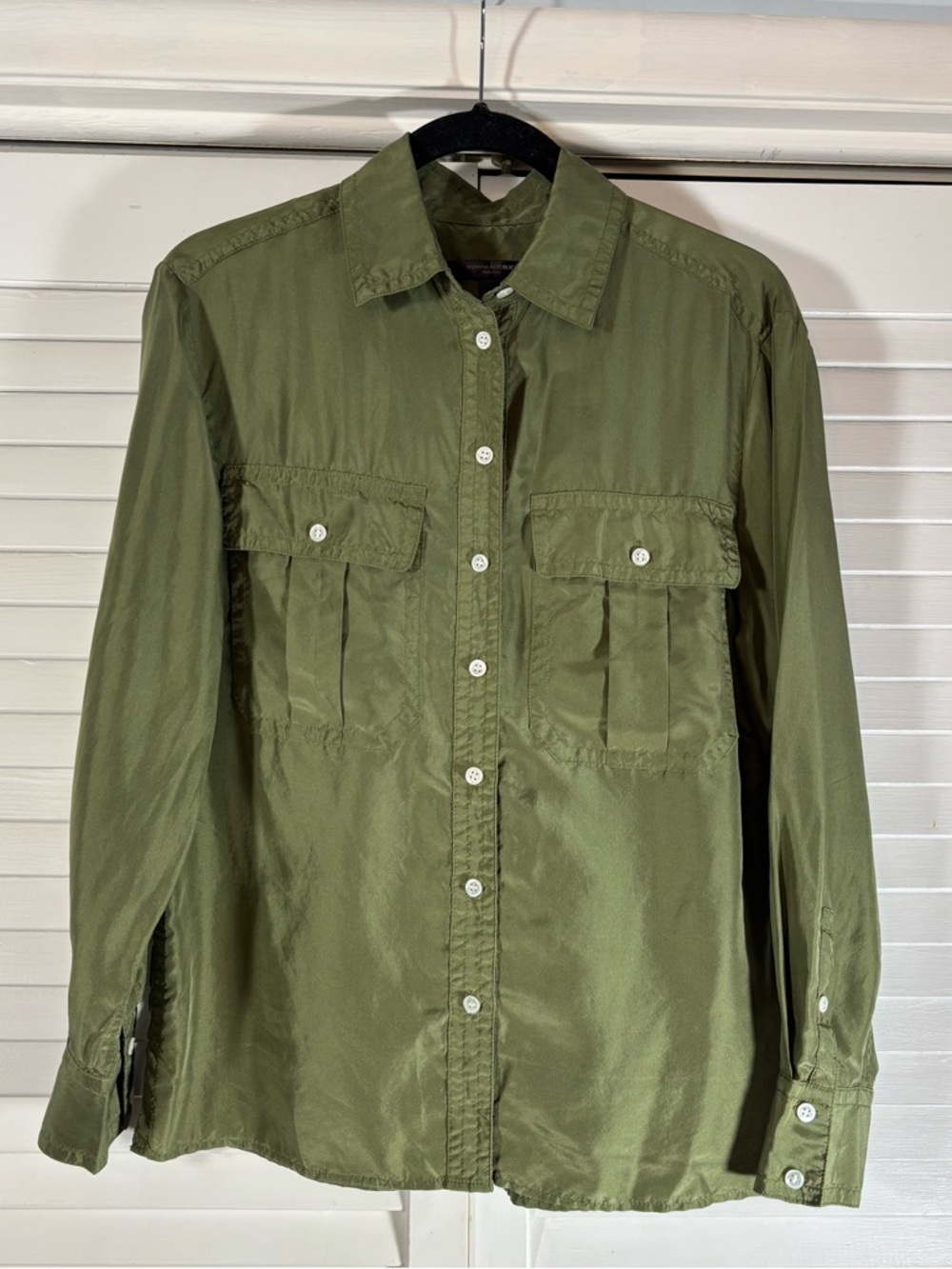 Banana Republic Women’s Silk Utility Shirt XS Olive Green Button Up Pockets